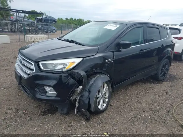 1FMCU0GD0HUD52215 2017 FORD ESCAPE - Image 2