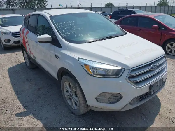 1FMCU0GD0HUD61724 2017 FORD ESCAPE - Image 1