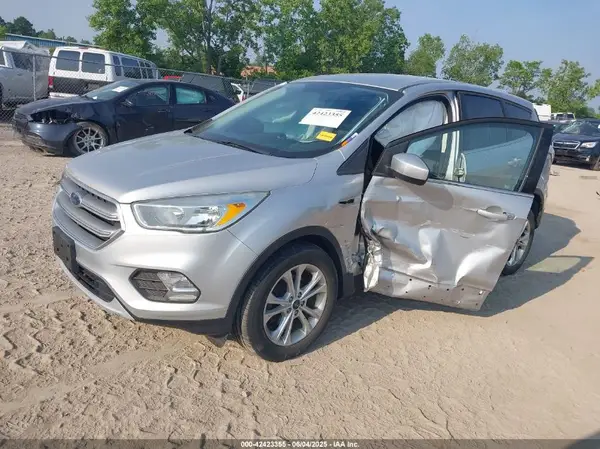 1FMCU0GD0HUD63716 2017 FORD ESCAPE - Image 2