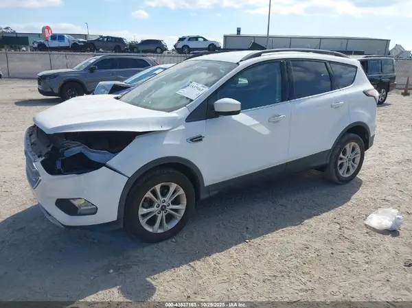 1FMCU0GD0HUD81987 2017 FORD ESCAPE - Image 2
