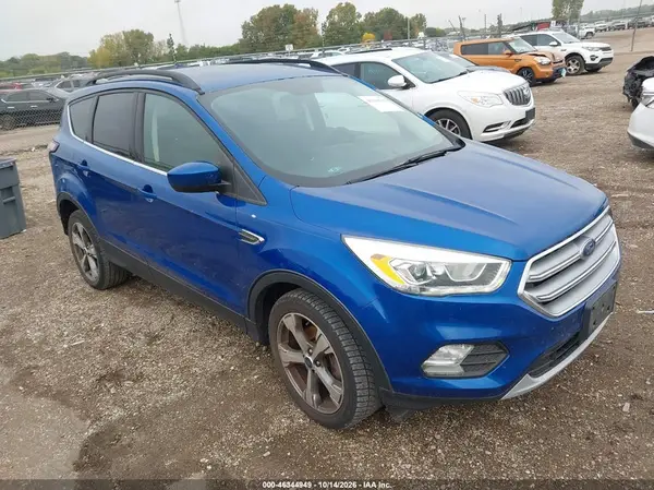 1FMCU0GD0HUD82217 2017 FORD ESCAPE - Image 1