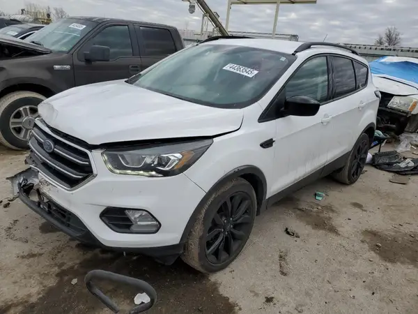 1FMCU0GD0HUD85182 2017 FORD ESCAPE - Image 1