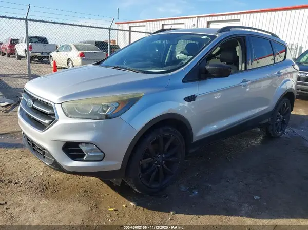 1FMCU0GD0HUE65548 2017 FORD ESCAPE - Image 2