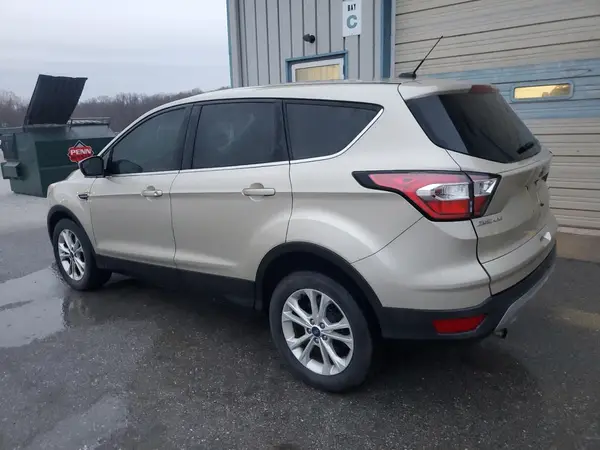 1FMCU0GD0HUF04168 2017 FORD ESCAPE - Image 2