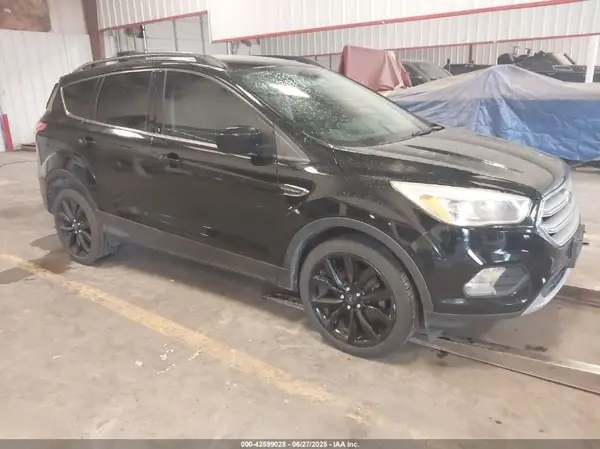 1FMCU0GD0JUA11323 2018 FORD ESCAPE - Image 1