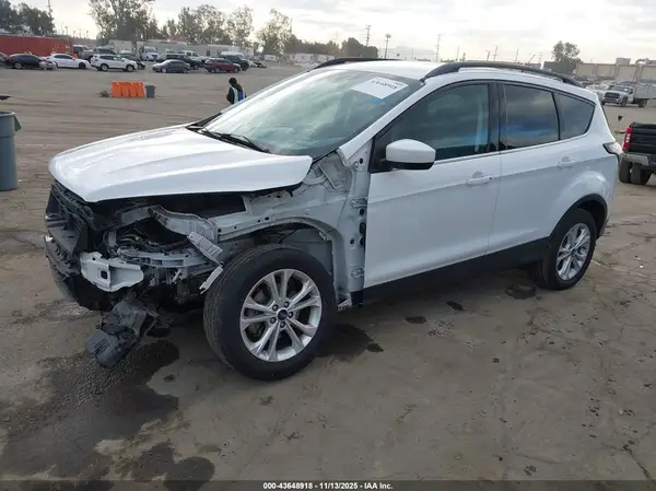 1FMCU0GD0JUA43379 2018 FORD ESCAPE - Image 2