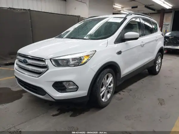 1FMCU0GD0JUA64880 2018 FORD ESCAPE - Image 2