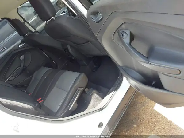 1FMCU0GD0JUA75944 2018 FORD ESCAPE - Image 8