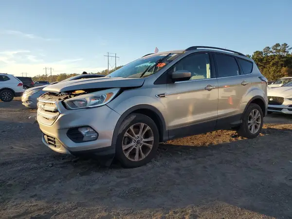1FMCU0GD0JUA75961 2018 FORD ESCAPE - Image 1