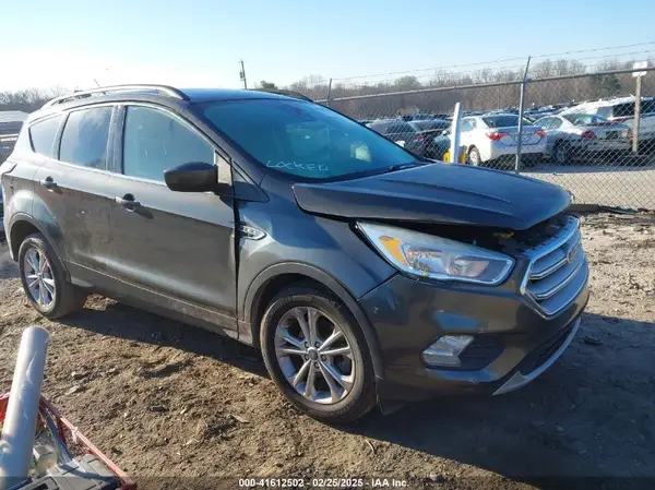 1FMCU0GD0JUA87303 2018 FORD ESCAPE - Image 1