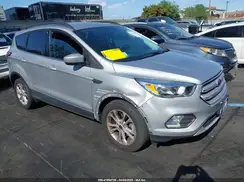 1FMCU0GD0JUB15729 2018 FORD ESCAPE