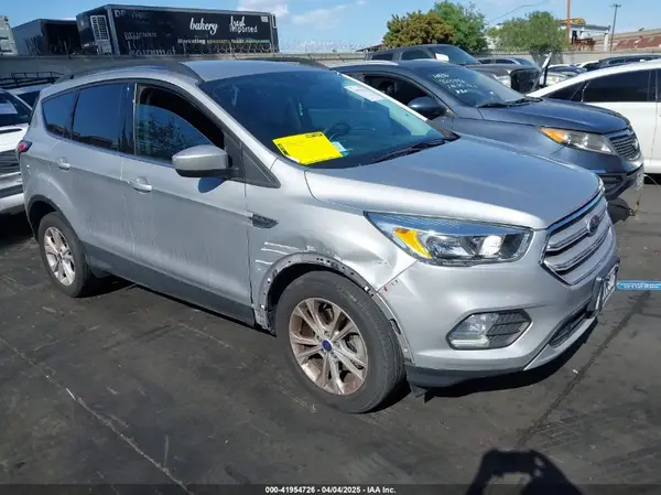 1FMCU0GD0JUB15729 2018 FORD ESCAPE - Image 1