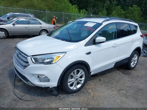 1FMCU0GD0JUB36127 2018 FORD ESCAPE - Image 2