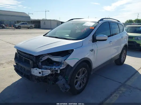 1FMCU0GD0JUD03991 2018 FORD ESCAPE - Image 2