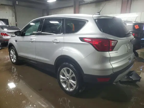 1FMCU0GD0KUA13638 2019 FORD ESCAPE - Image 2