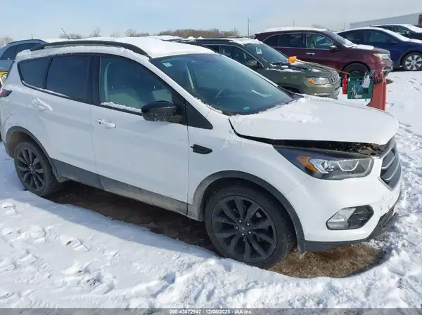 1FMCU0GD0KUA61656 2019 FORD ESCAPE - Image 1