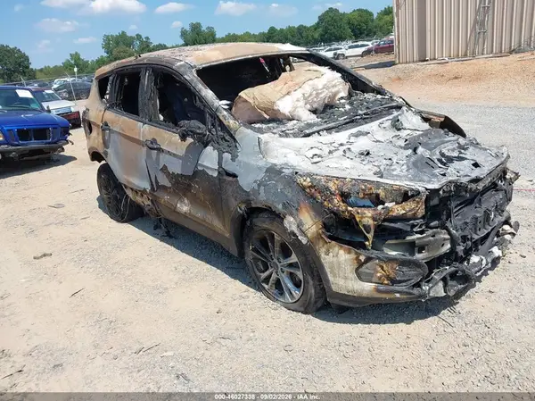 1FMCU0GD0KUA74262 2019 FORD ESCAPE - Image 1