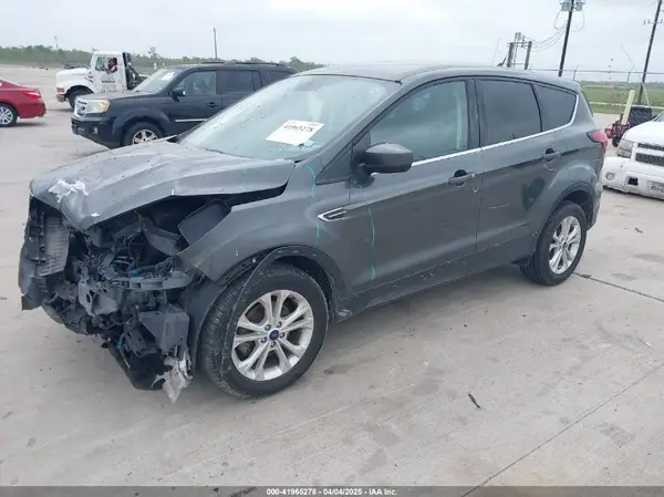 1FMCU0GD0KUA82121 2019 FORD ESCAPE - Image 2