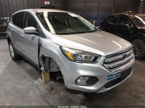1FMCU0GD0KUB42219 2019 FORD ESCAPE - Image 1