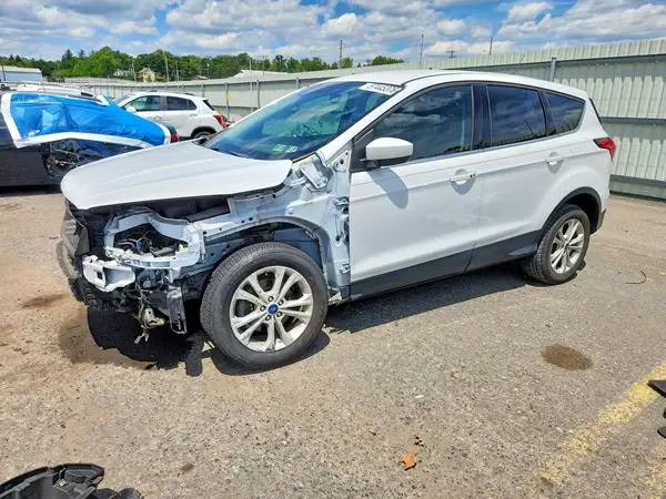 1FMCU0GD0KUB57822 2019 FORD ESCAPE - Image 1