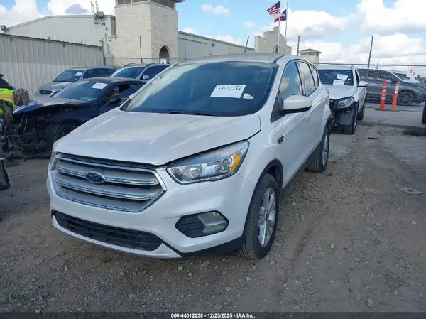 1FMCU0GD0KUB77696 2019 FORD ESCAPE - Image 2