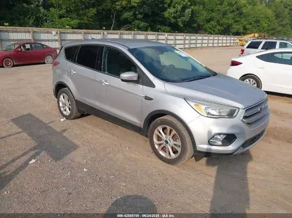1FMCU0GD1HUA40467 2017 FORD ESCAPE - Image 1