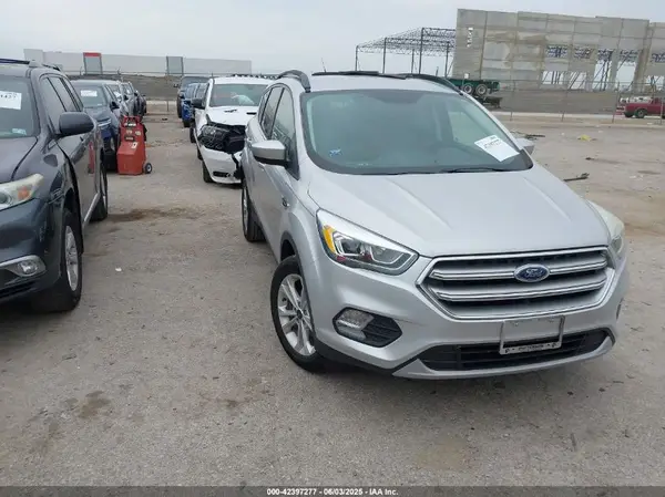 1FMCU0GD1HUA60556 2017 FORD ESCAPE - Image 1