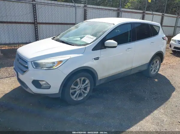 1FMCU0GD1HUB05320 2017 FORD ESCAPE - Image 2
