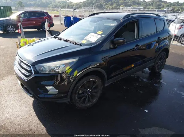1FMCU0GD1HUB14003 2017 FORD ESCAPE - Image 2