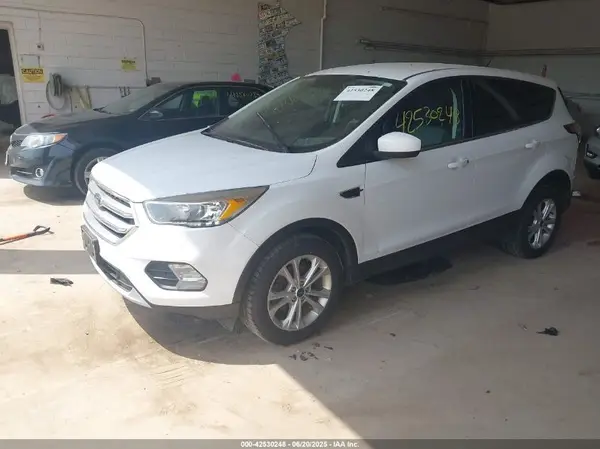 1FMCU0GD1HUB44215 2017 FORD ESCAPE - Image 2