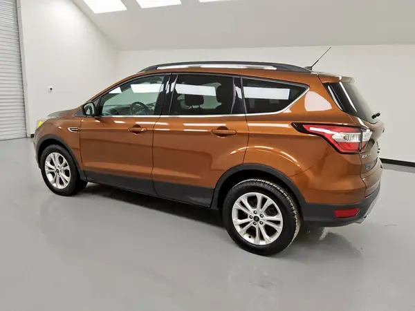 1FMCU0GD1HUB68112 2017 FORD ESCAPE - Image 2