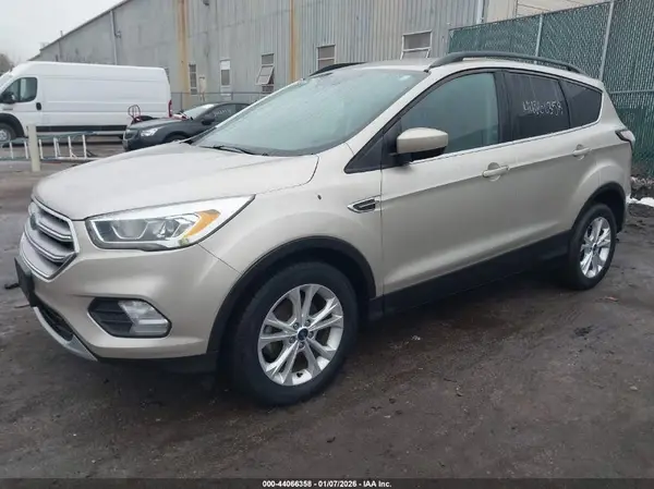 1FMCU0GD1HUB78185 2017 FORD ESCAPE - Image 2