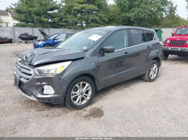 1FMCU0GD1HUD03184 2017 FORD ESCAPE - Image 2