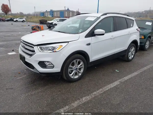 1FMCU0GD1HUD10930 2017 FORD ESCAPE - Image 2