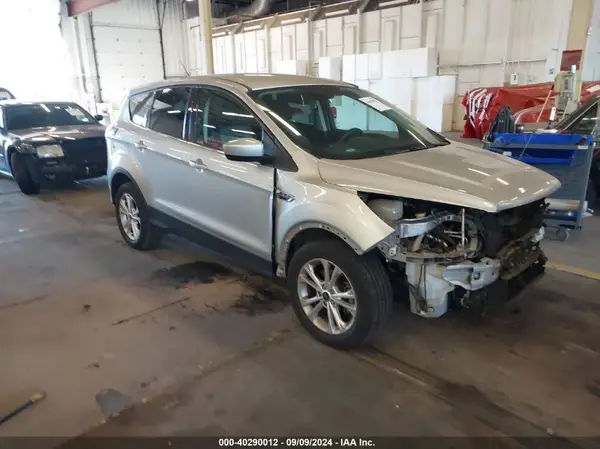 1FMCU0GD1HUD12662 2017 FORD ESCAPE - Image 1