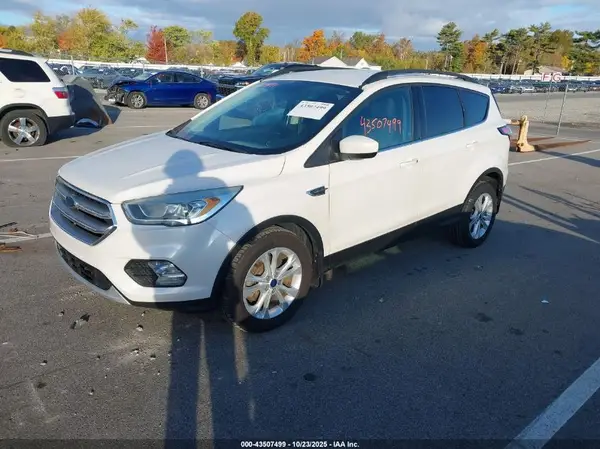 1FMCU0GD1HUD17912 2017 FORD ESCAPE - Image 2