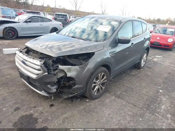 1FMCU0GD1HUD25783 2017 FORD ESCAPE - Image 2