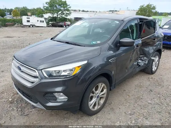 1FMCU0GD1HUE00157 2017 FORD ESCAPE - Image 2