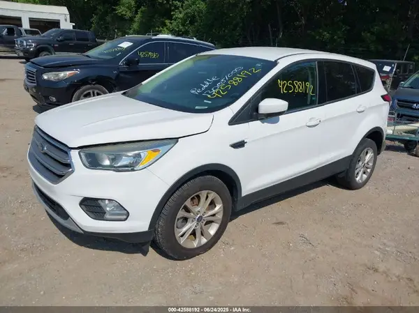 1FMCU0GD1HUE22370 2017 FORD ESCAPE - Image 2