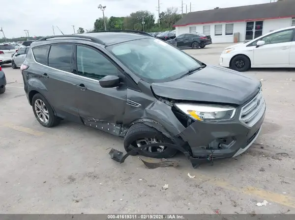 1FMCU0GD1JUA61003 2018 FORD ESCAPE - Image 1
