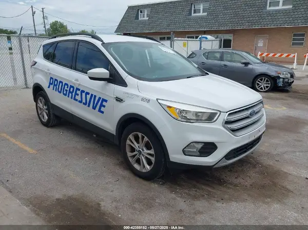 1FMCU0GD1JUA76018 2018 FORD ESCAPE - Image 1