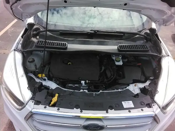 1FMCU0GD1JUB76751 2018 FORD ESCAPE - Image 1
