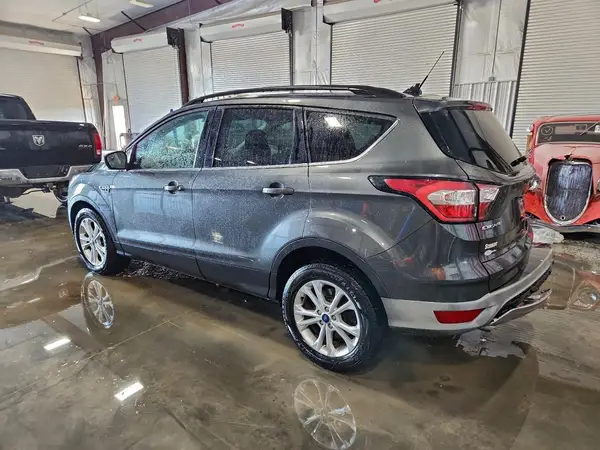 1FMCU0GD1JUC09604 2018 FORD ESCAPE - Image 2