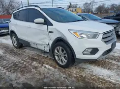 1FMCU0GD1JUC48757 2018 FORD ESCAPE