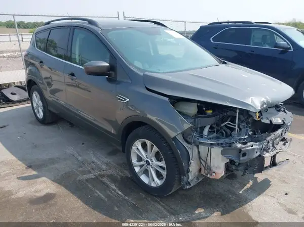 1FMCU0GD1JUD23361 2018 FORD ESCAPE - Image 1