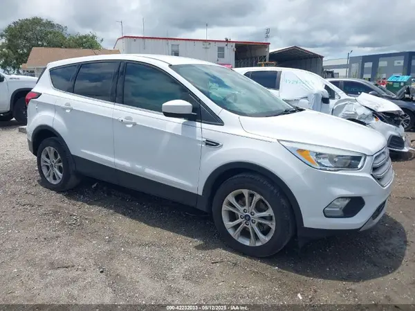 1FMCU0GD1KUA12322 2019 FORD ESCAPE - Image 1