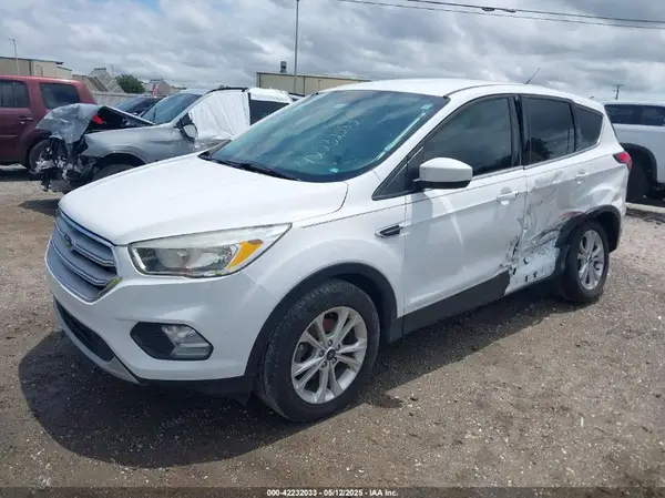 1FMCU0GD1KUA12322 2019 FORD ESCAPE - Image 2
