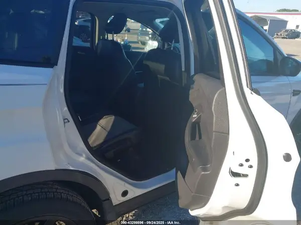 1FMCU0GD1KUB29687 2019 FORD ESCAPE - Image 8