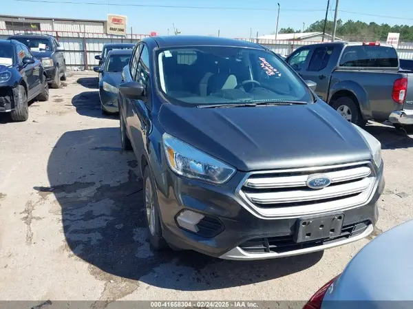 1FMCU0GD1KUB56789 2019 FORD ESCAPE - Image 1