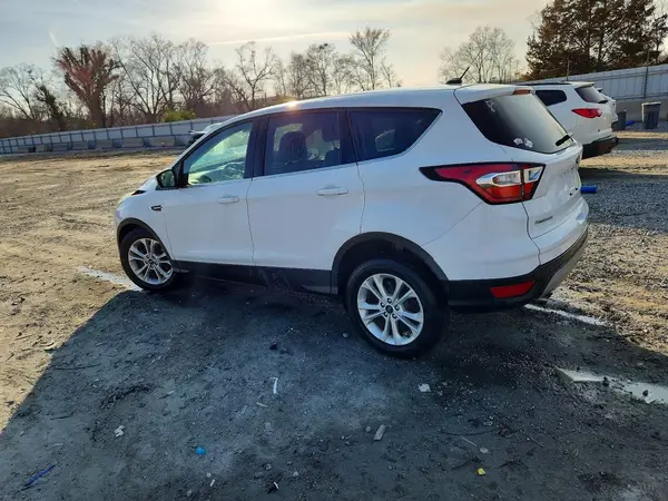 1FMCU0GD2HUA08806 2017 FORD ESCAPE - Image 2